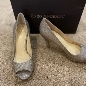 Enzo Angiolini Gold Fabric Platform Peep Toe Heel Size 6